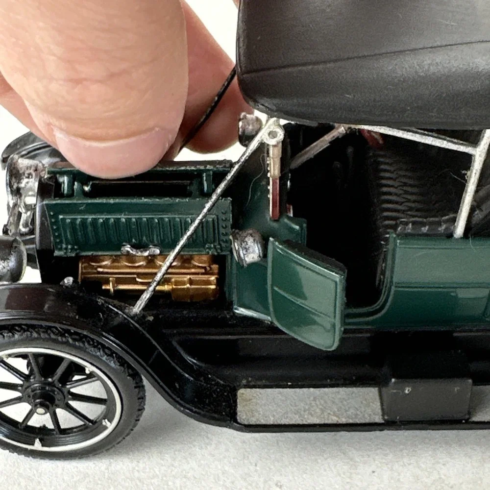 Signature 1913 Cadillac Touring Car 1:32 Green National Motor Museum